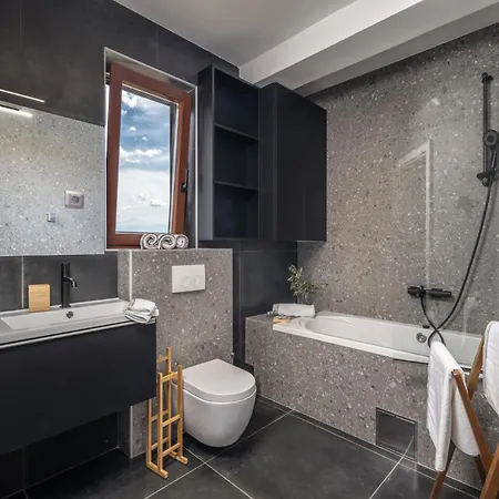 Oliva I Terakota Villa *